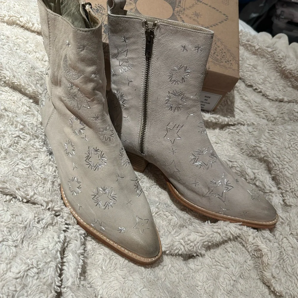 FREE PEOPLE size 10 (40) Tan/Cream Bowers Embroidered Boots NEW $198 - Picture 4 of 16